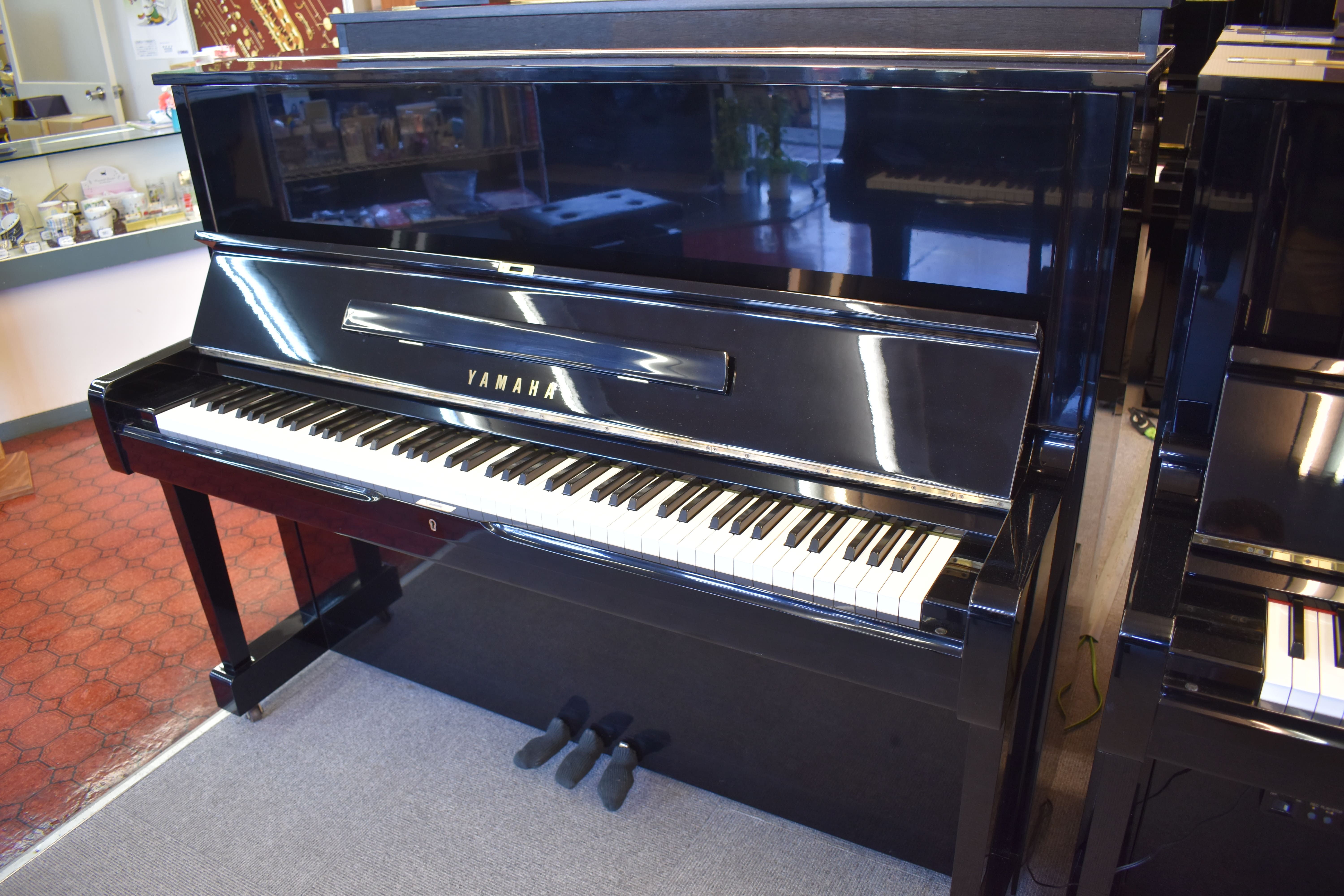 YAMAHA U1H